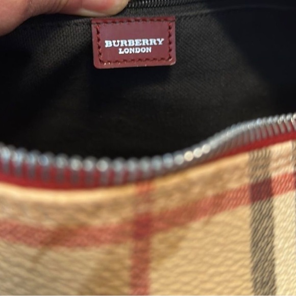 Burberry Leather Nova Check Barrel Bag - Picture 4 of 7